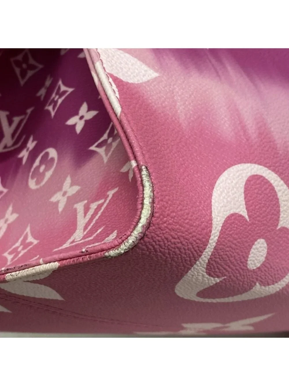 Louis Vuitton Tote Monogram LV Escale On The Go GM Rouge 2-Way